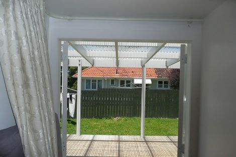 Photo of property in 74 Forest Hill Road, Henderson, Auckland, 0612