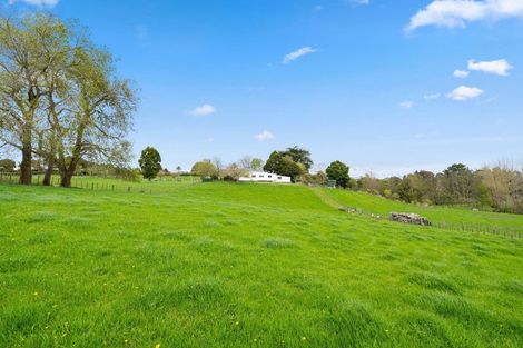 Photo of property in 111 Clifford Road, Eltham, 4322