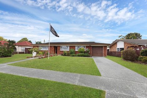 Photo of property in 5 Kirrama Place, Conifer Grove, Takanini, 2112