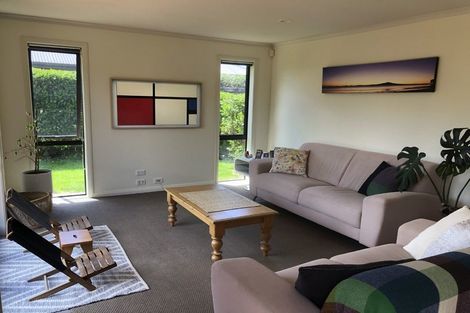 Photo of property in 87 Saint James Drive, Huntington, Hamilton, 3210