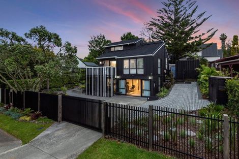 Photo of property in 3 Sandiacre Way, Browns Bay, Auckland, 0630