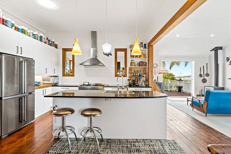 Photo of property in 34 Seaview Avenue, Northcote, Auckland, 0627