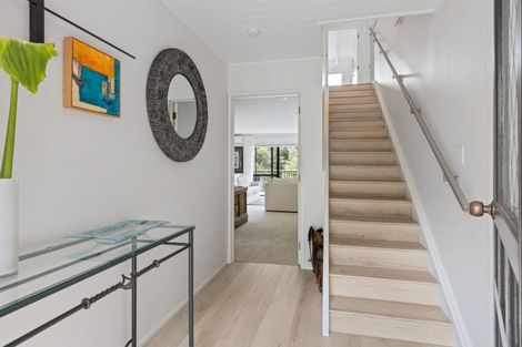 Photo of property in 33 Homewood Place, Chatswood, Auckland, 0626