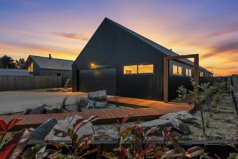 Photo of property in 16 Glen Oak Drive, Kirwee, Darfield, 7571