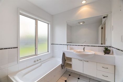Photo of property in 16 Hanover Place, Ilam, Christchurch, 8041