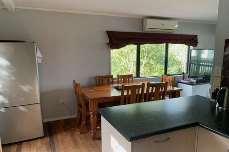 Photo of property in 6 Nielsen Place, Massey, Auckland, 0614