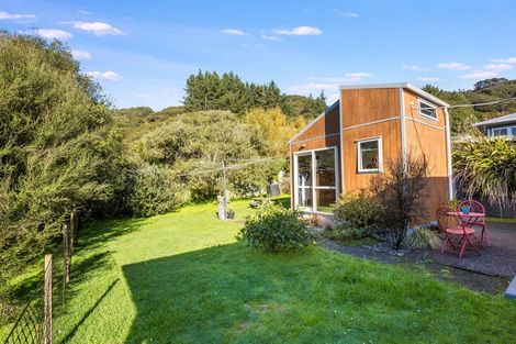 Photo of property in 27 Gardiner Grove, Wainuiomata, Lower Hutt, 5014