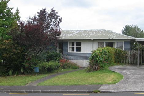 Photo of property in 2/2 Sunhaven Avenue, Glenfield, Auckland, 0629