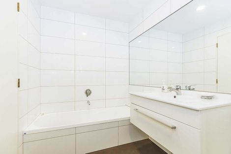 Photo of property in 152c Tasman Street, Mount Cook, Wellington, 6021