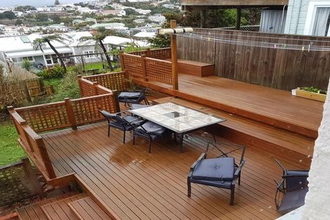 Photo of property in 17 Sugarloaf Road, Brooklyn, Wellington, 6021