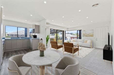 Photo of property in 2 Pantera Way, Hillpark, Auckland, 2102