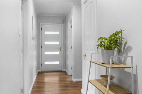 Photo of property in 5 Tui Terrace, Tawa, Wellington, 5028