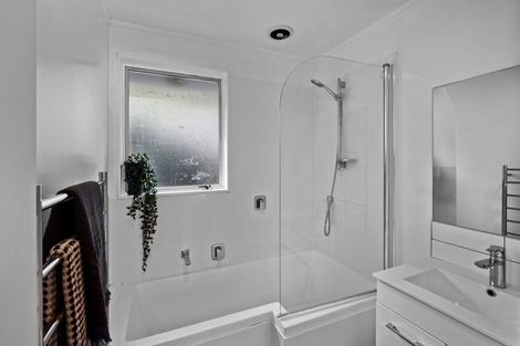 Photo of property in 5c Tahurangi Place, Spotswood, New Plymouth, 4310