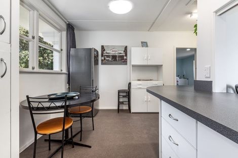 Photo of property in 4 Rangihiroa Street, Waikanae Beach, Waikanae, 5036