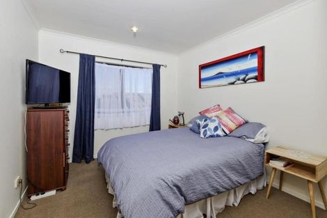 Photo of property in 9/17 Harbour View Road, Te Atatu Peninsula, Auckland, 0610