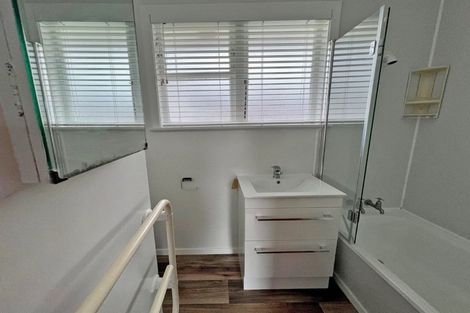 Photo of property in Charleston Flats, 2/8 Moeraki Road, Maoribank, Upper Hutt, 5018