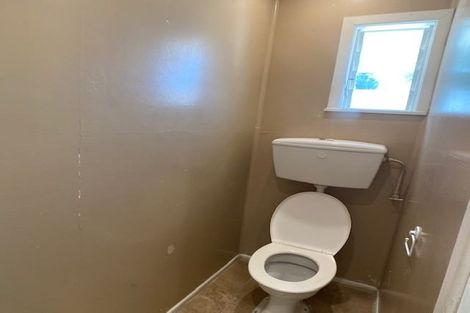 Photo of property in 50 Stottholm Road, Titirangi, Auckland, 0604