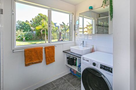 Photo of property in 15 Moray Place, Whiritoa, Whangamata, 3691