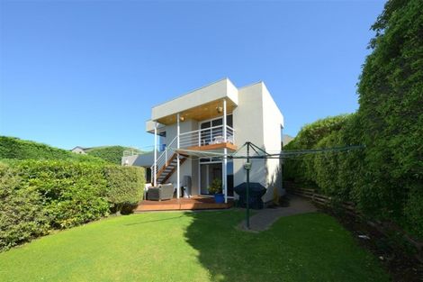 Photo of property in 2/11 Belleview Terrace, Mount Pleasant, Christchurch, 8081