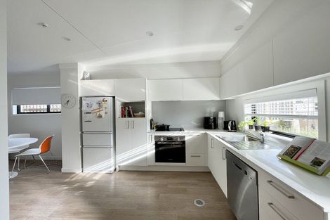 Photo of property in 4/8 James Laurie Street, Henderson, Auckland, 0612