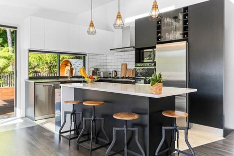 Photo of property in 4 Bright Way, Lower Vogeltown, New Plymouth, 4310