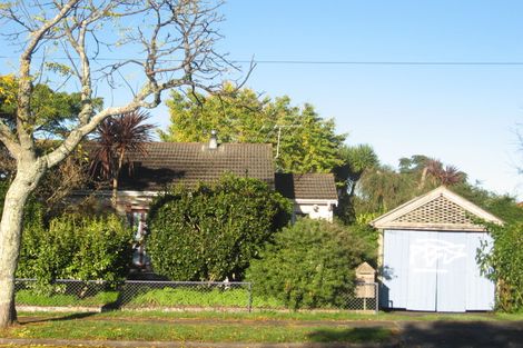 Photo of property in 2/57 Gloucester Road, Manurewa, Auckland, 2102