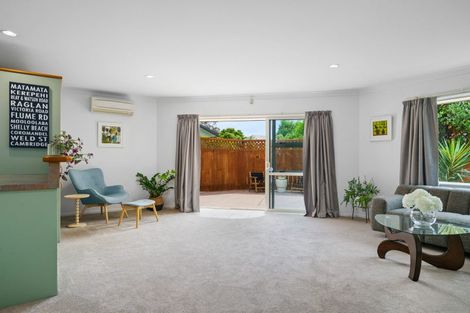 Photo of property in 49 Weld Street, Cambridge, 3434