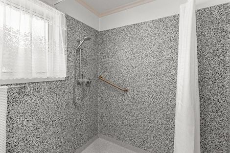 Photo of property in 2/20 Huatoki Street, Vogeltown, New Plymouth, 4310