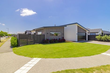 Photo of property in 6 Brooklands Street, Burwood, Christchurch, 8083