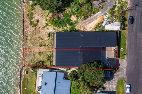 Photo of property in 8a Crispe Road, Clarks Beach, 2122