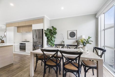 Photo of property in 75 Karepiro Drive, Stanmore Bay, Whangaparaoa, 0932