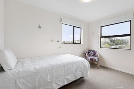 Photo of property in 16 Garden Road, Northland, Wellington, 6012