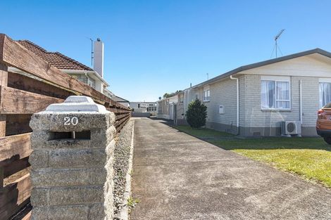 Photo of property in 2/20 Huatoki Street, Vogeltown, New Plymouth, 4310