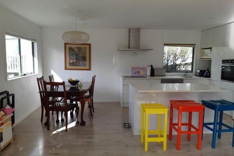 Photo of property in 2/37 Lysander Crescent, Beach Haven, Auckland, 0626