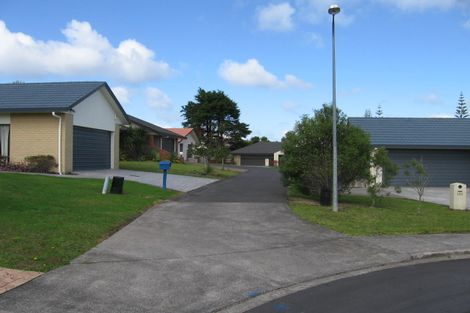 Photo of property in 116 Kingdale Road, Henderson, Auckland, 0610