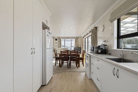 Photo of property in 82 High Street, Eltham, 4322