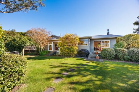 Photo of property in 11 Squires Place, Awapuni, Palmerston North, 4412