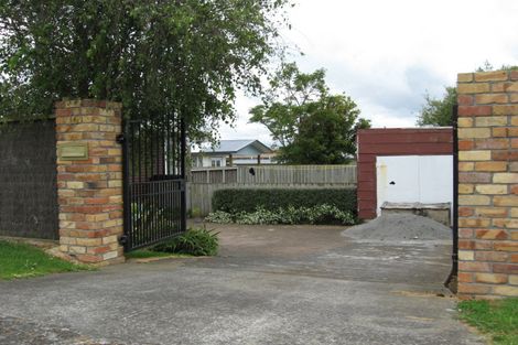 Photo of property in 2/16 Wallace Road, Mangere Bridge, Auckland, 2022