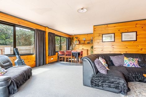 Photo of property in 27 Puriri Road, Waikanae, 5036