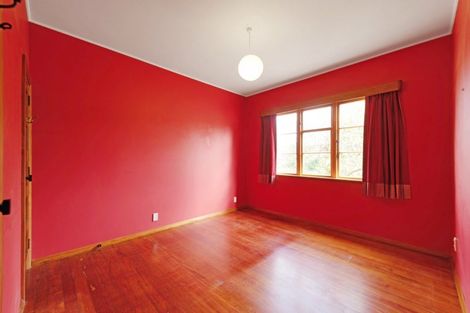 Photo of property in 2 Lambeth Road, Northland, Wellington, 6012