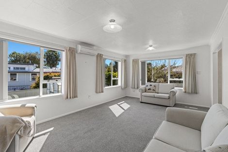 Photo of property in 2/20 Huatoki Street, Vogeltown, New Plymouth, 4310