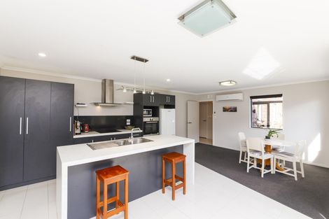 Photo of property in 18 Galea Grove, Kelvin Grove, Palmerston North, 4414