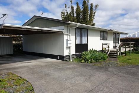 Photo of property in 9 Kirrie Avenue, Te Atatu South, Auckland, 0610