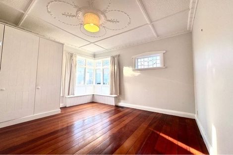 Photo of property in 12 Burrows Avenue, Karori, Wellington, 6012