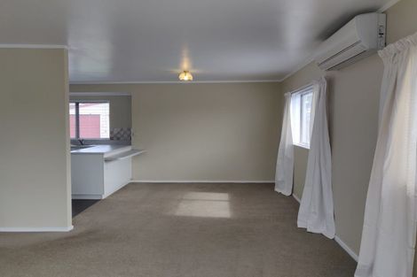 Photo of property in 2/65 Golf Road, New Lynn, Auckland, 0600