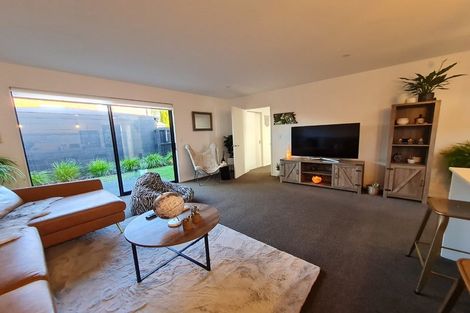Photo of property in 4/242 Edgeware Road, Edgeware, Christchurch, 8013