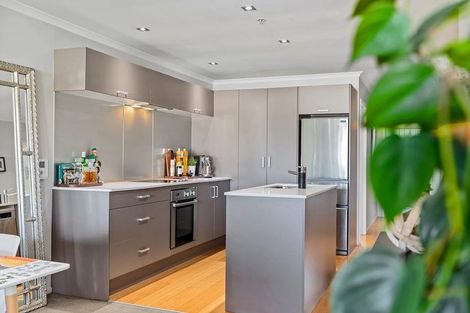 Photo of property in 304/277 Maunganui Road, Mount Maunganui, 3116