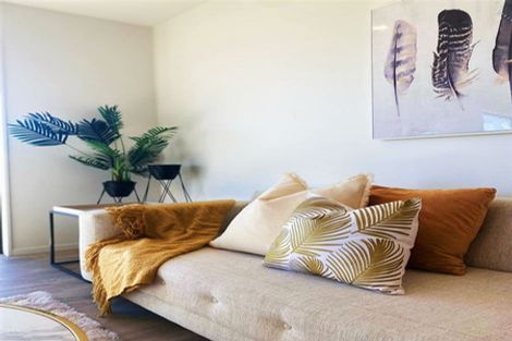 Photo of property in 48 Horokaka Street, Massey, Auckland, 0614