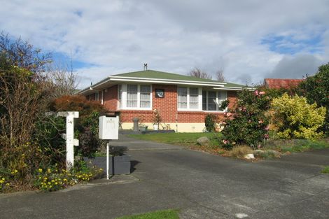Photo of property in 9 Innes Place, Roslyn, Palmerston North, 4414