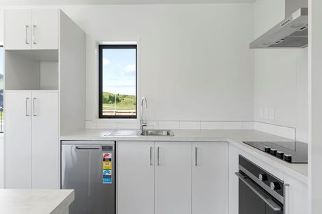 Photo of property in 16 Guy King Place, Huntly, 3700